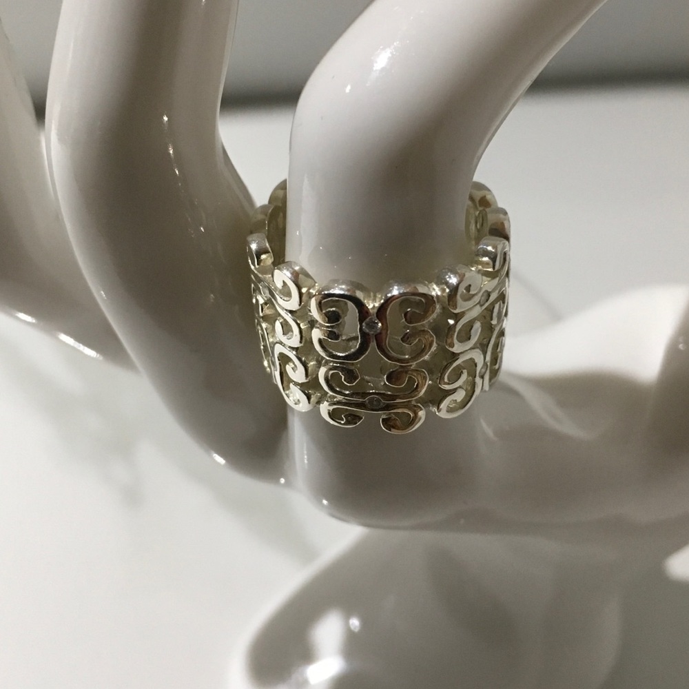 Sterling Silver Ring size 7 - Picture 3 of 3